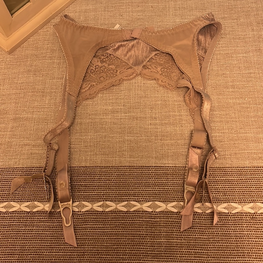 Piege Lingerie Garter Belt Size Small - Picture 2 of 4